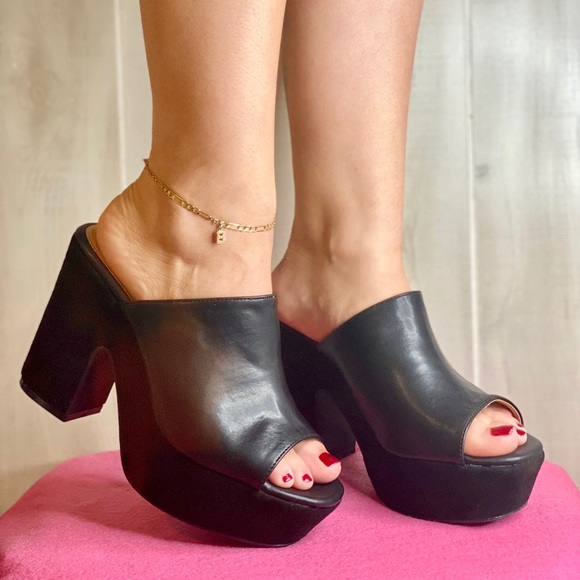 Azalea Wang Y2K black block platform heels
